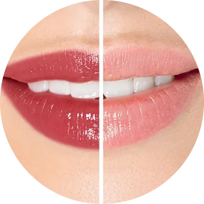 女性のリップに半分メイクをした画像